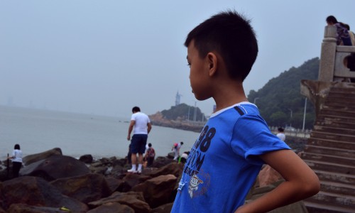 孩子脸上有白斑是怎么回事?-孩子脸上有红印子怎么办网 | 孩子脸上起白斑是什么原因,孩子脸上一块白色怎么回事